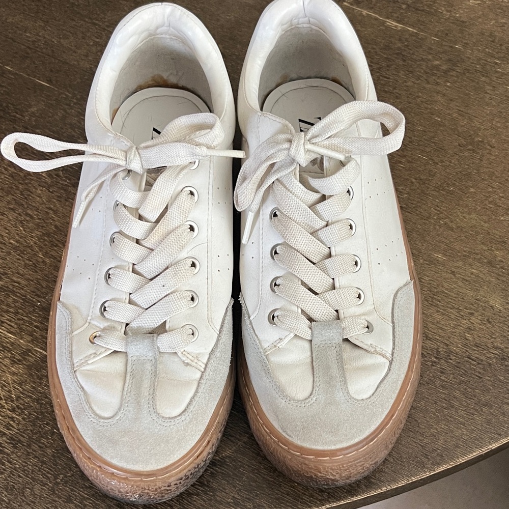 Zara White Low-Top Leather Sneakers with Gum Sole
